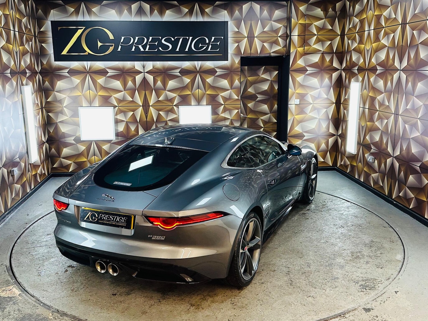 Used Jaguar F-Type 2018 for sale - 76952676: Photo 42