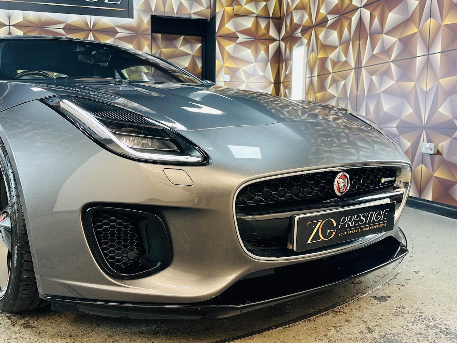 Used Jaguar F-Type 2018 for sale - 76952676: Photo 45