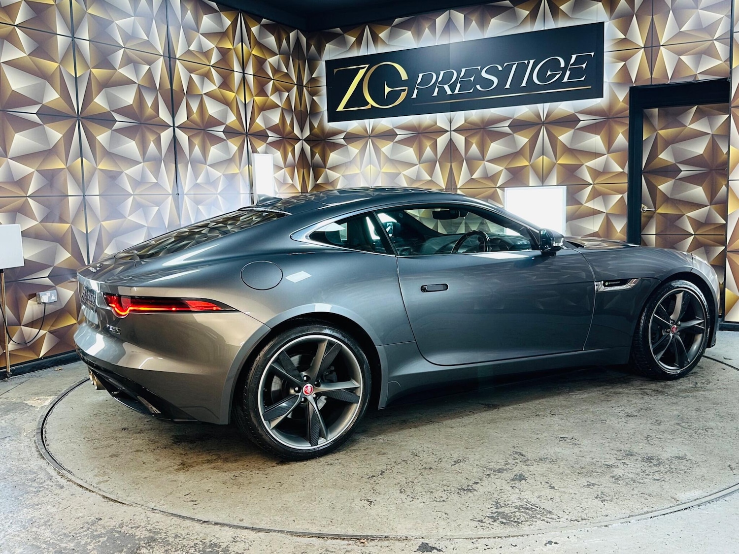 Used Jaguar F-Type 2018 for sale - 76952676: Photo 46