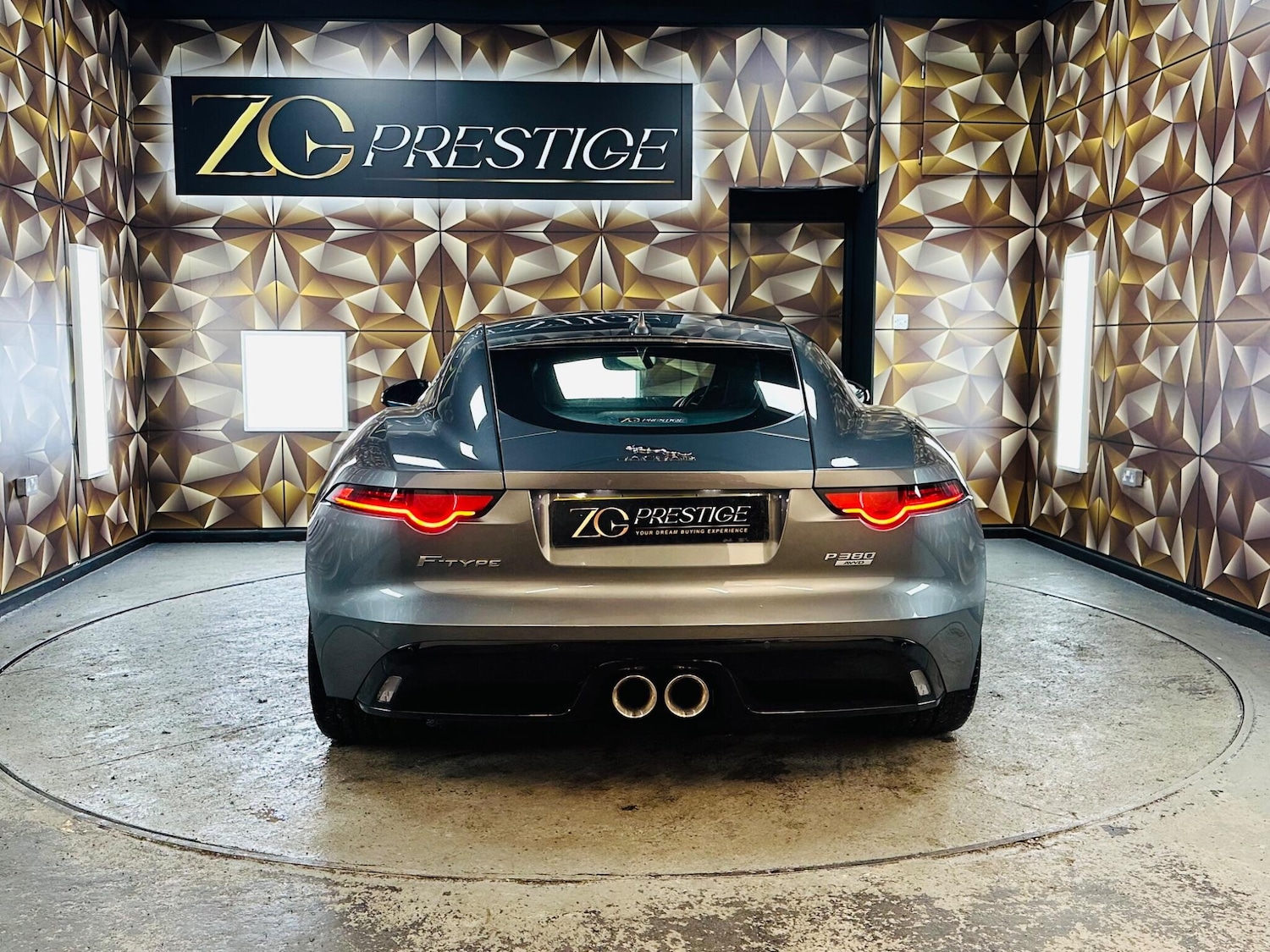 Used Jaguar F-Type 2018 for sale - 76952676: Photo 5