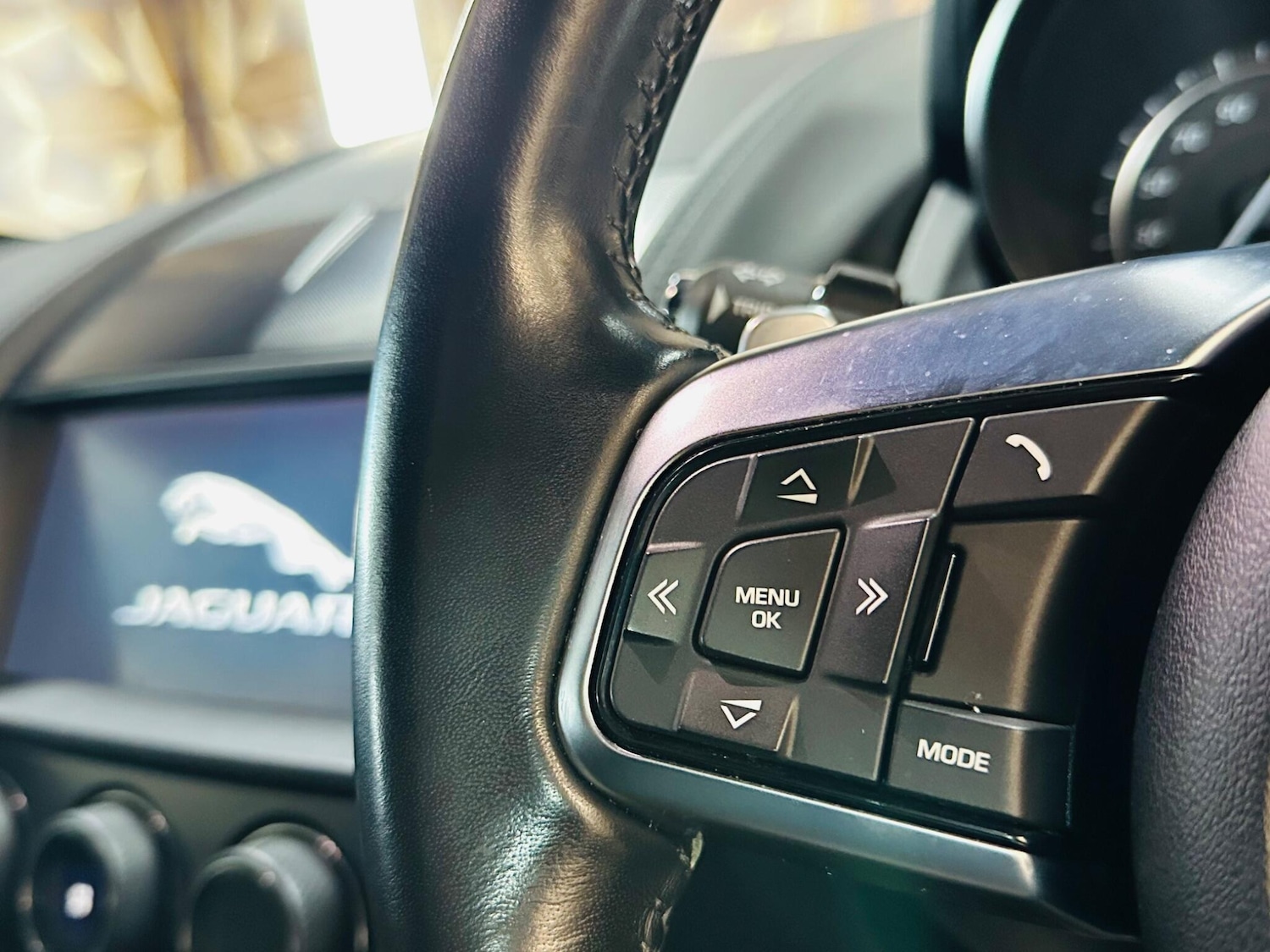 Used Jaguar F-Type 2018 for sale - 76952676: Photo 51