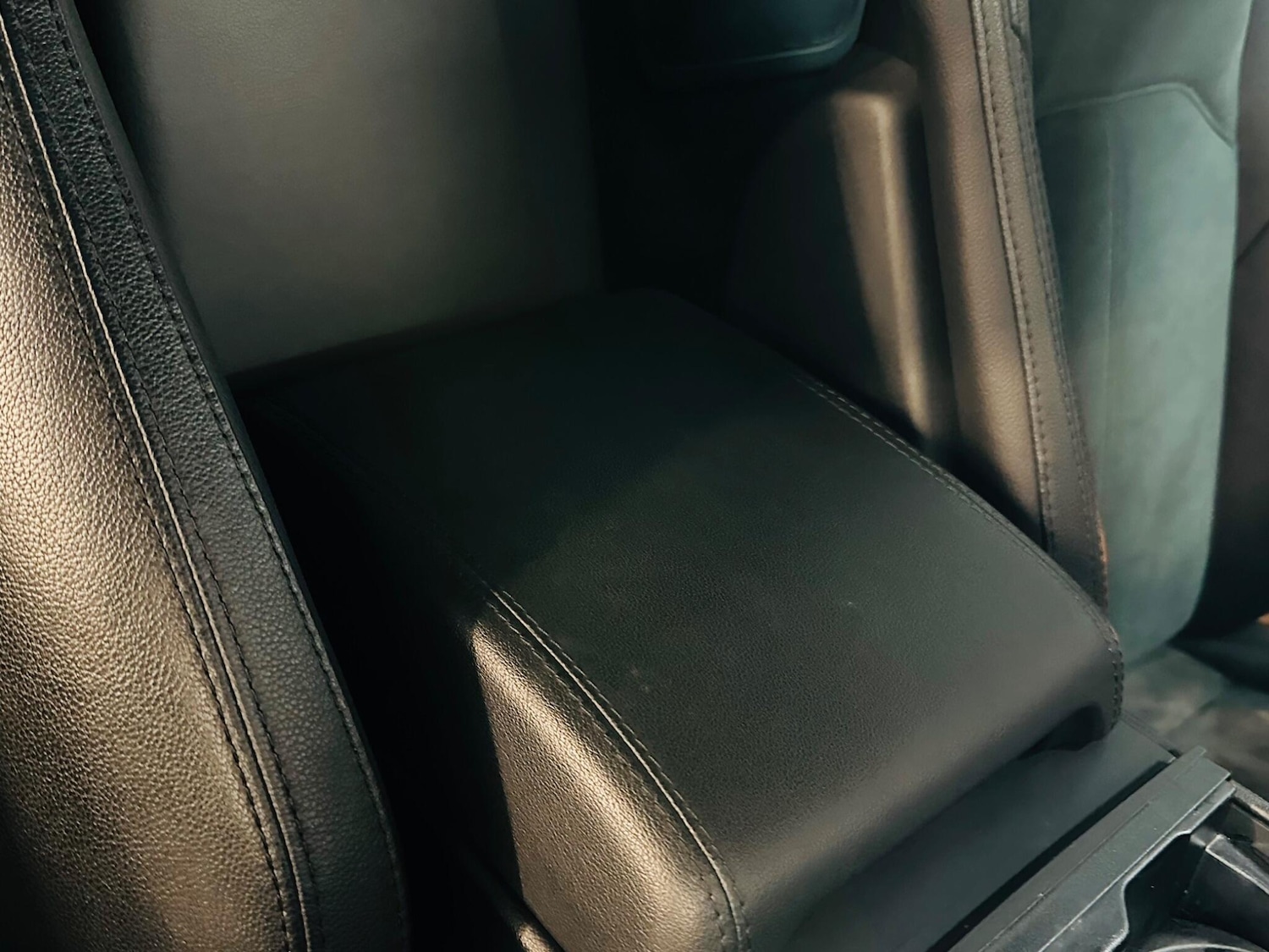 Used Jaguar F-Type 2018 for sale - 76952676: Photo 60