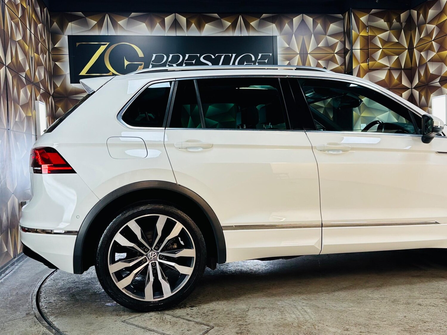 Used Volkswagen Tiguan 2020 for sale - 76189844: Photo 46