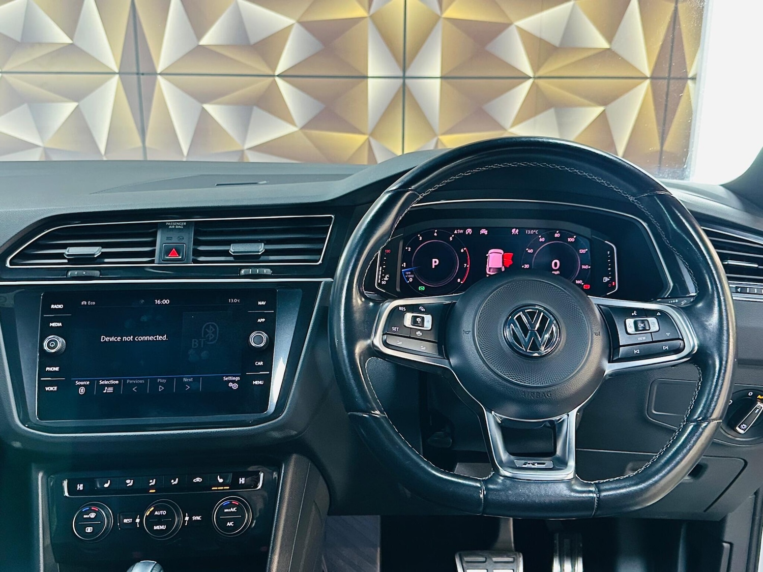 Used Volkswagen Tiguan 2020 for sale - 76189844: Photo 50