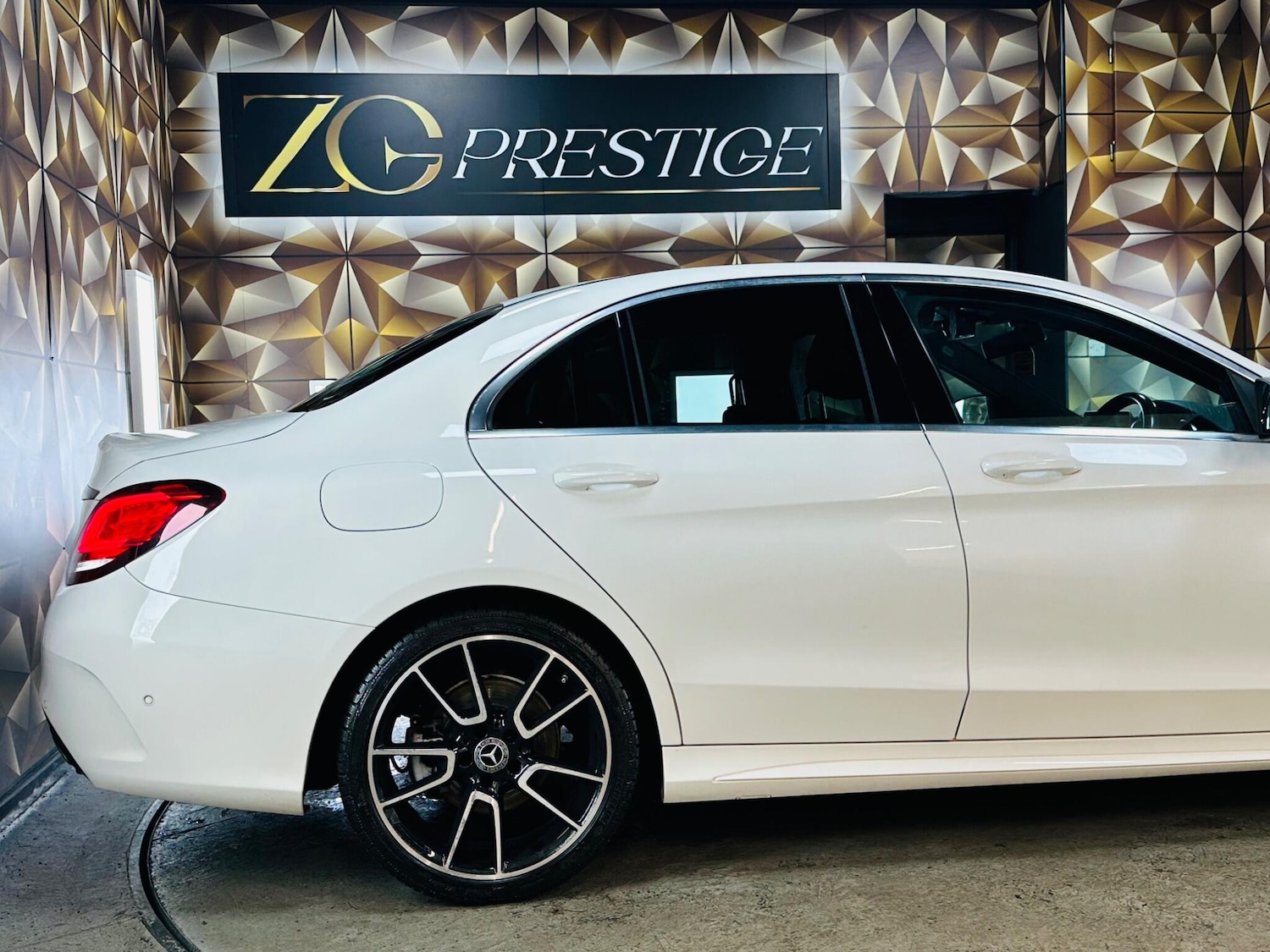 Used Mercedes-Benz C Class 2019 for sale - 76839671: Photo 34