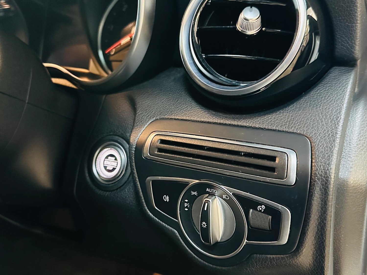 Used Mercedes-Benz C Class 2019 for sale - 76839671: Photo 48