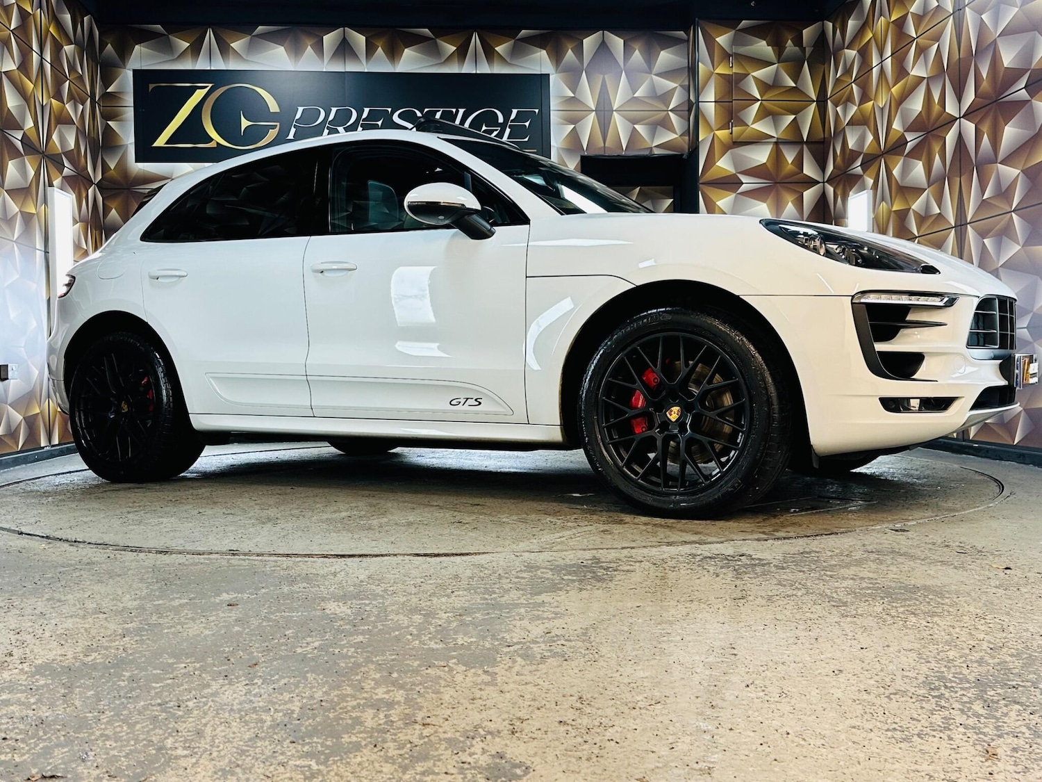 Used Porsche Macan 2016 for sale - 76613307: Photo 13