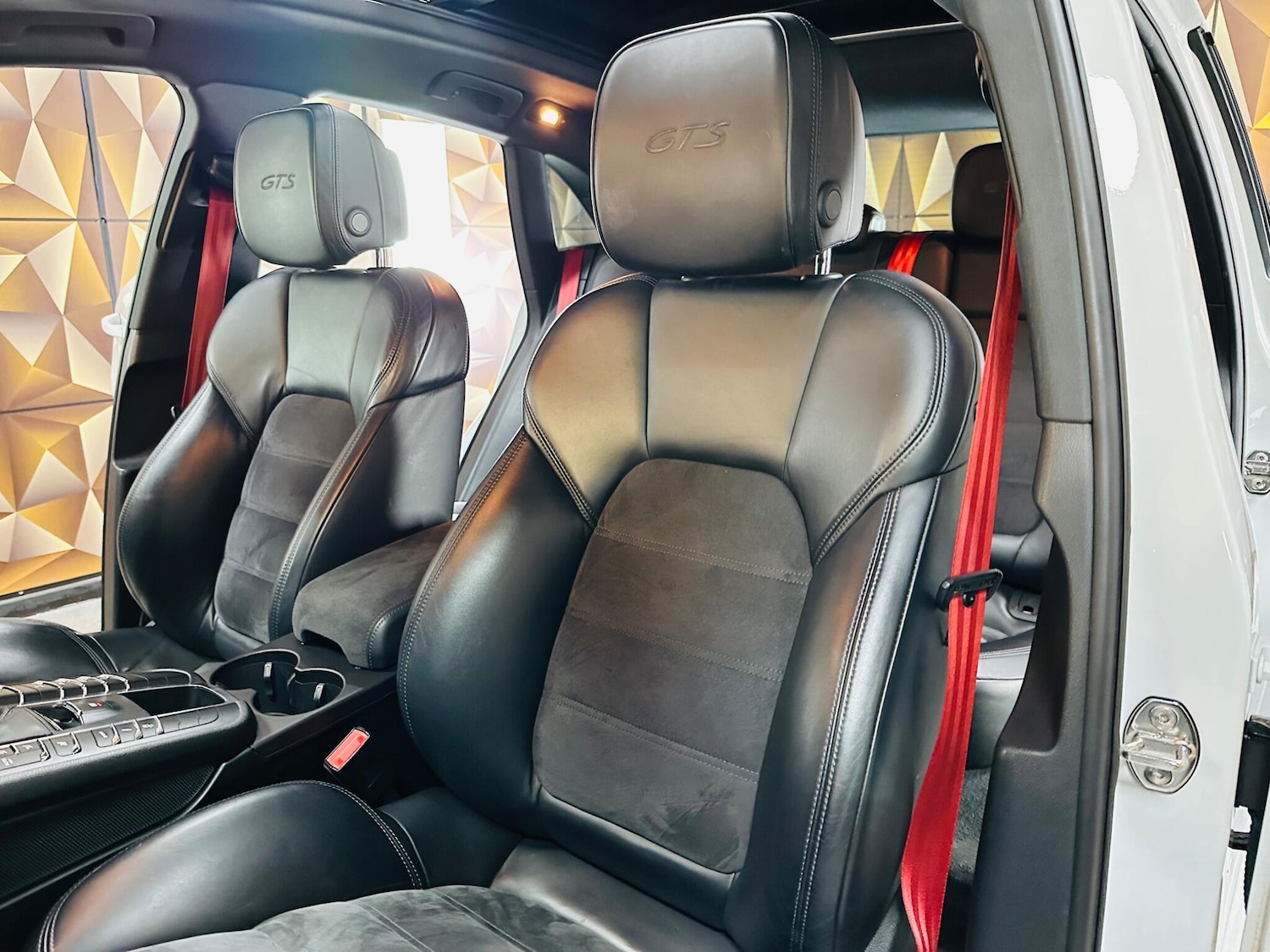 Used Porsche Macan 2016 for sale - 76613307: Photo 14