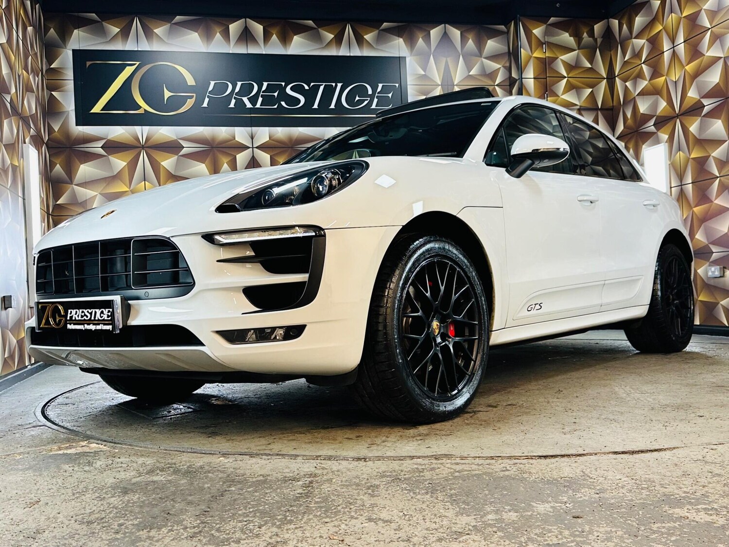 Used Porsche Macan 2016 for sale - 76613307: Photo 35