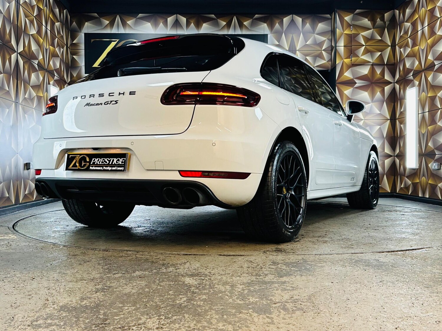 Used Porsche Macan 2016 for sale - 76613307: Photo 38