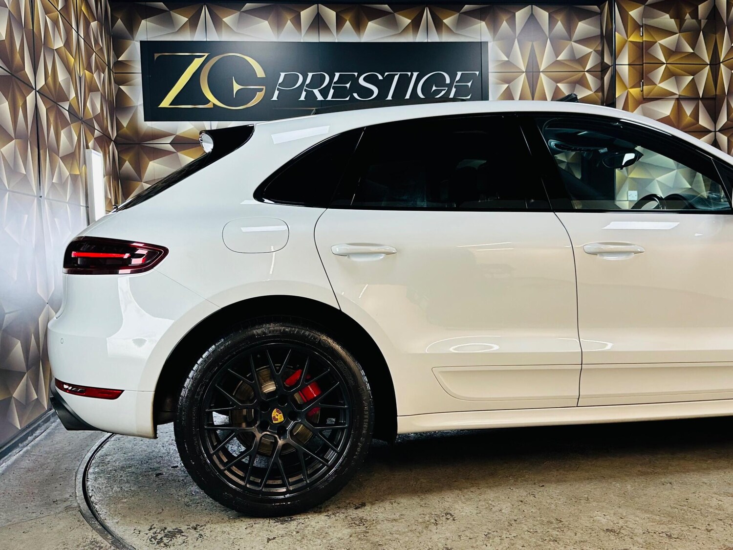 Used Porsche Macan 2016 for sale - 76613307: Photo 41
