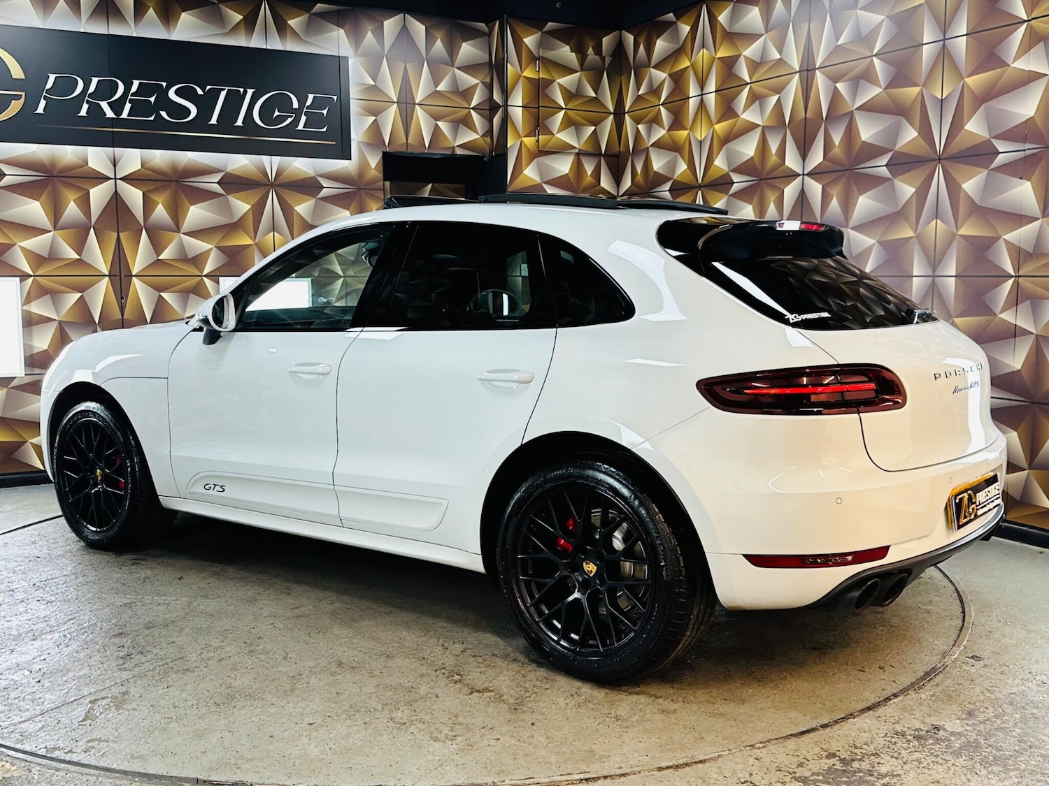 Used Porsche Macan 2016 for sale - 76613307: Photo 42