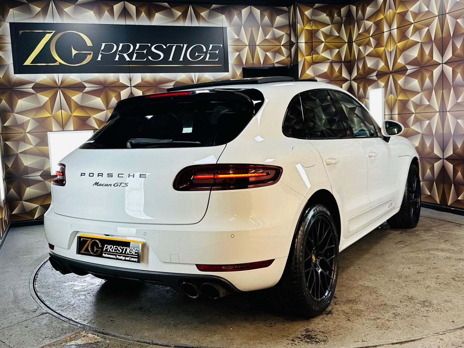 Used Porsche Macan 2016 for sale - 76613307: Photo 47