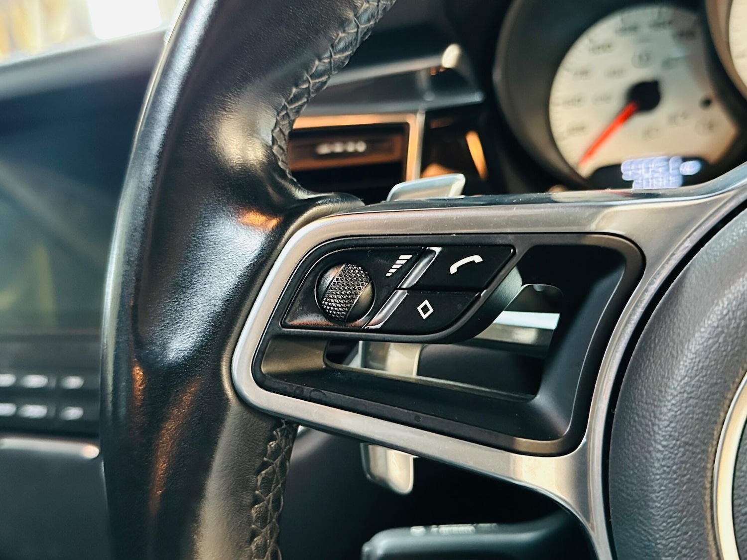 Used Porsche Macan 2016 for sale - 76613307: Photo 53