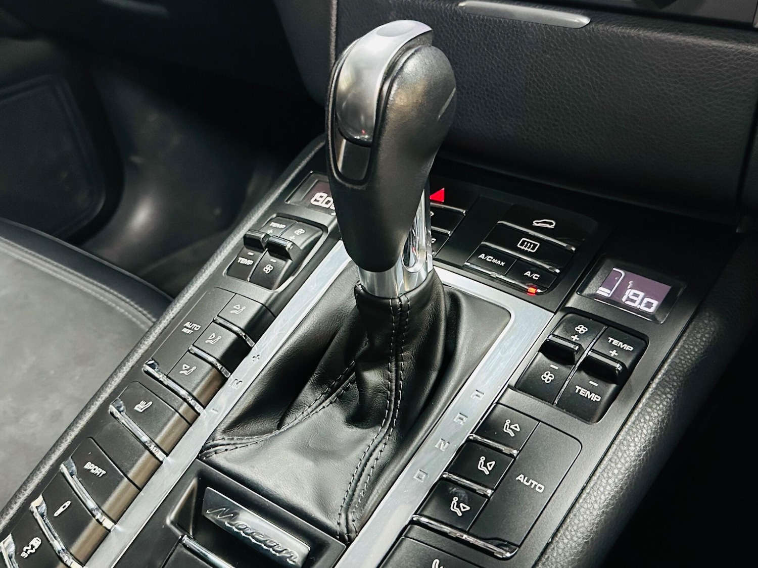 Used Porsche Macan 2016 for sale - 76613307: Photo 58