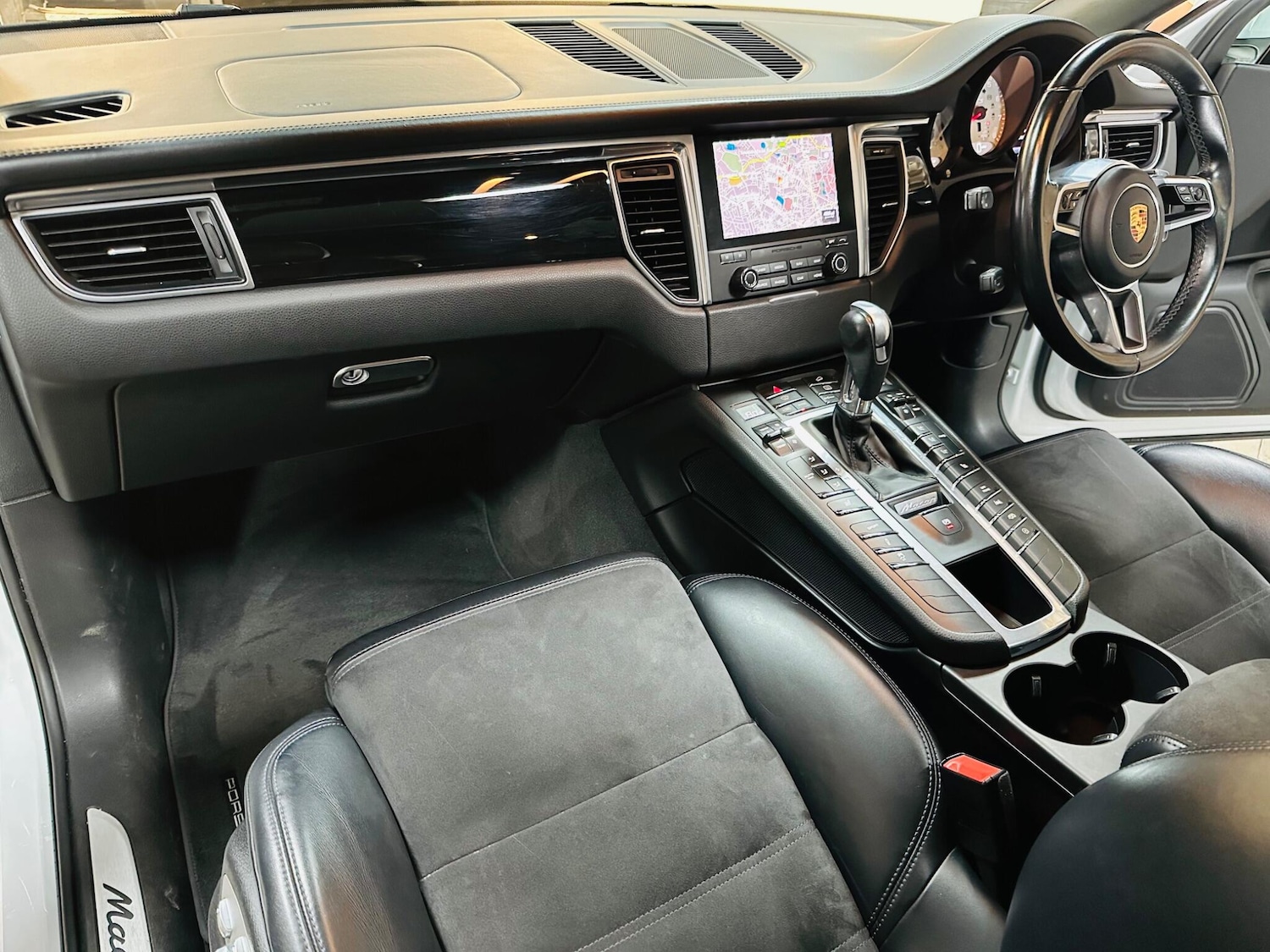 Used Porsche Macan 2016 for sale - 76613307: Photo 6