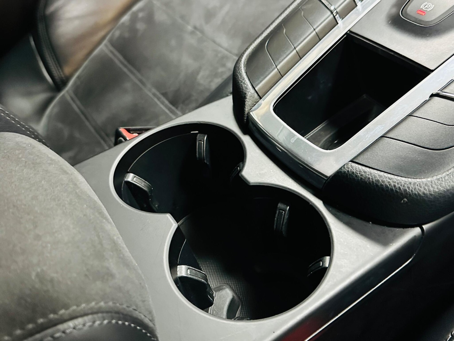 Used Porsche Macan 2016 for sale - 76613307: Photo 68