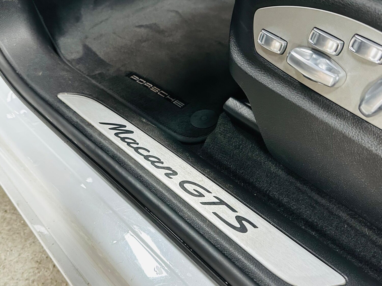 Used Porsche Macan 2016 for sale - 76613307: Photo 73