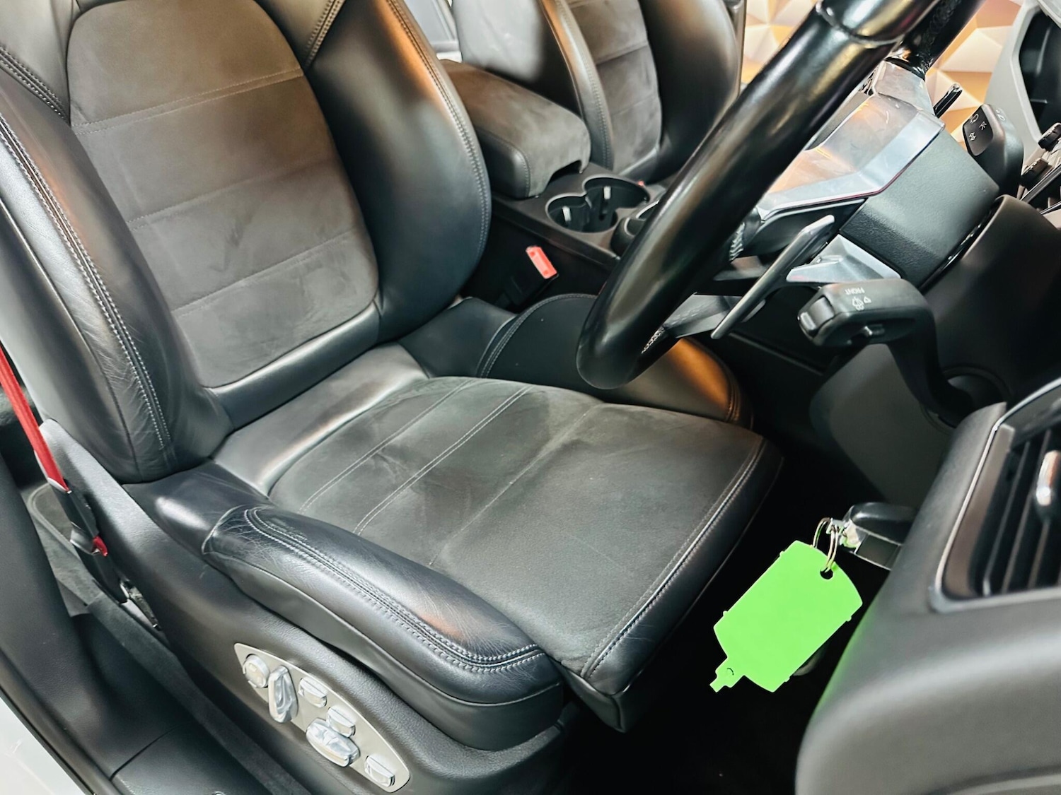 Used Porsche Macan 2016 for sale - 76613307: Photo 75