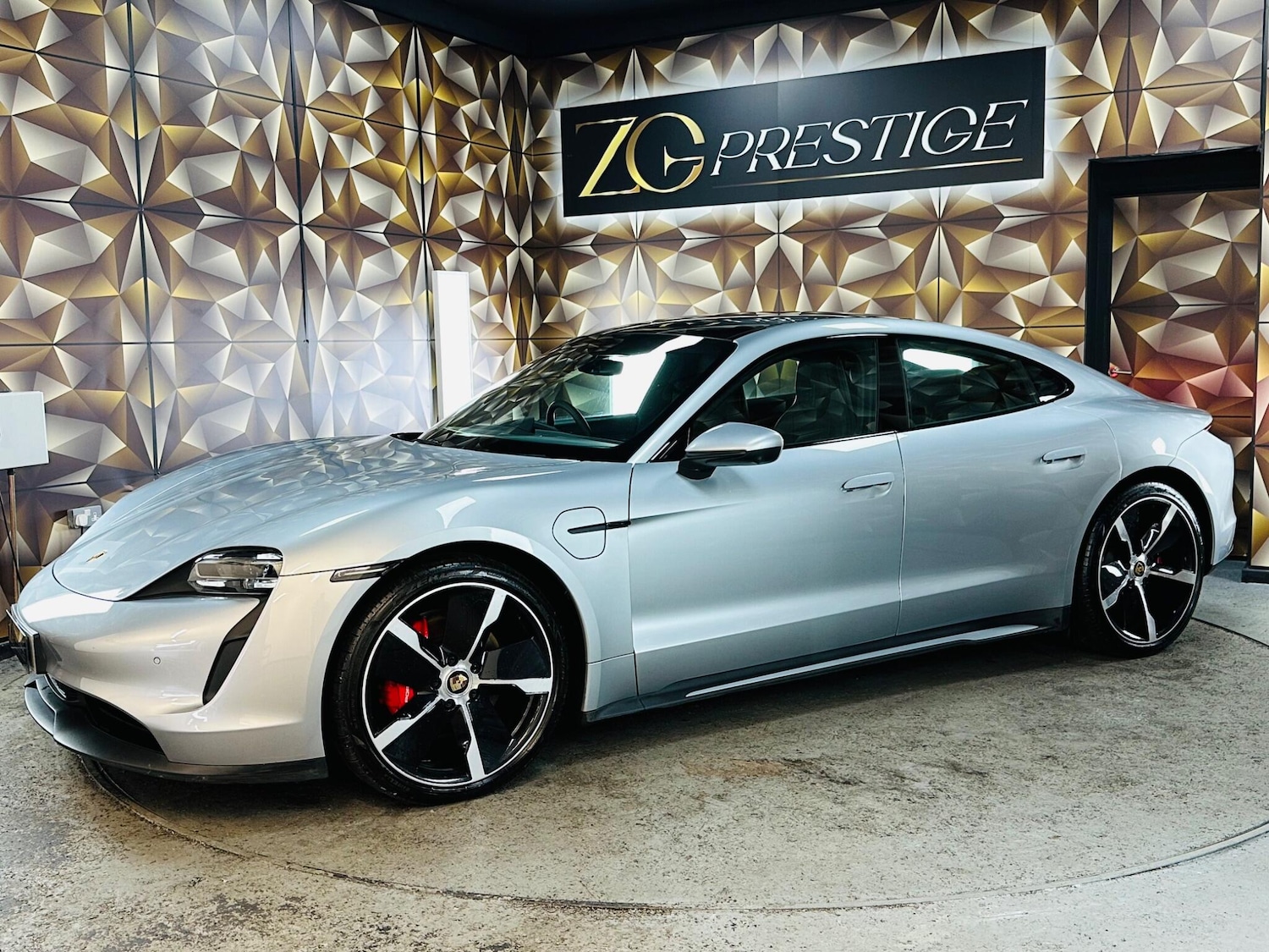 Used Porsche Taycan 2021 for sale - 76964858: Photo 15