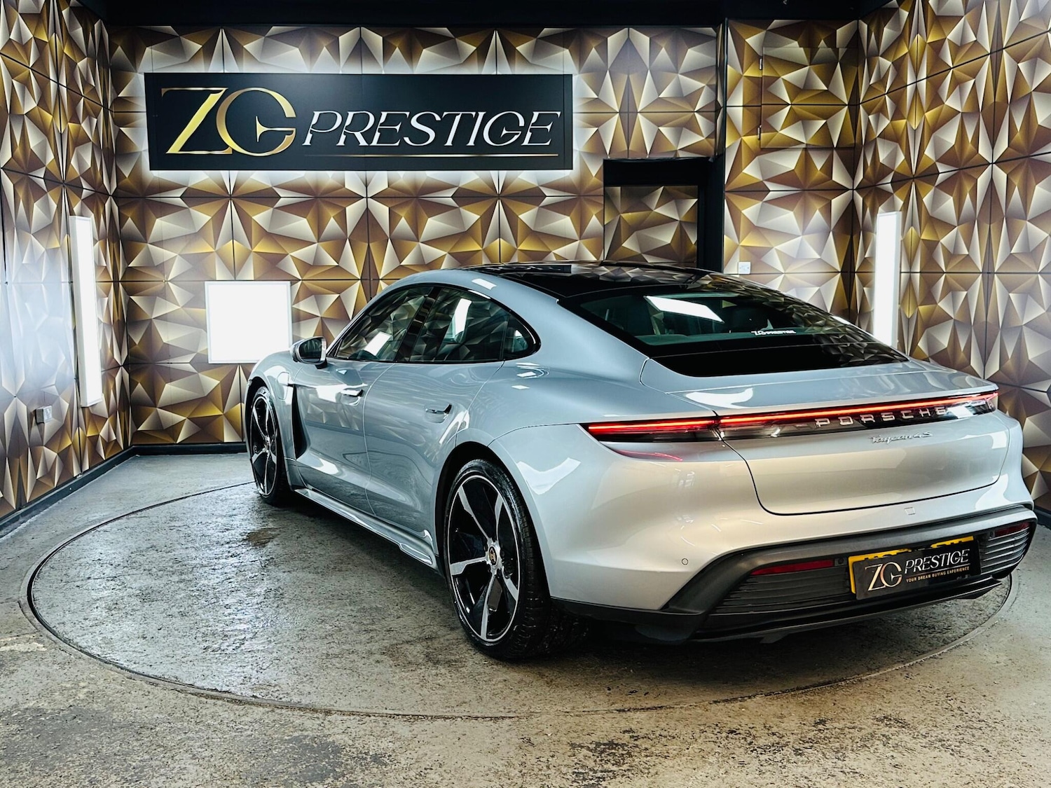 Used Porsche Taycan 2021 for sale - 76964858: Photo 25