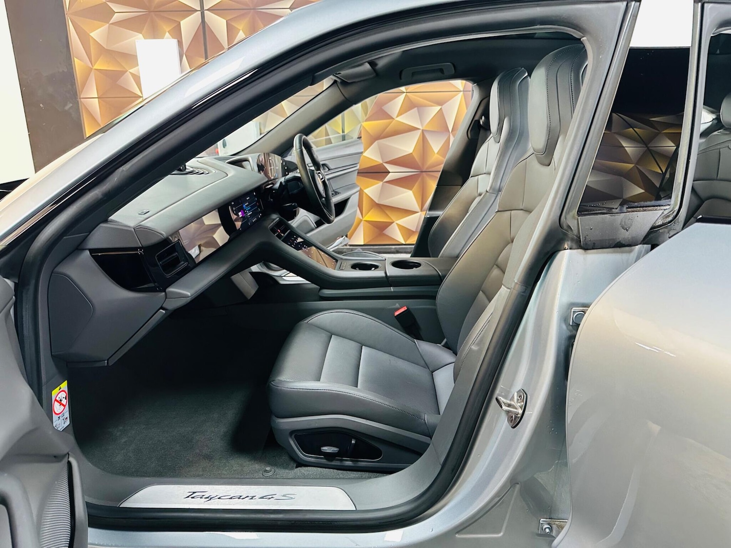 Used Porsche Taycan 2021 for sale - 76964858: Photo 68