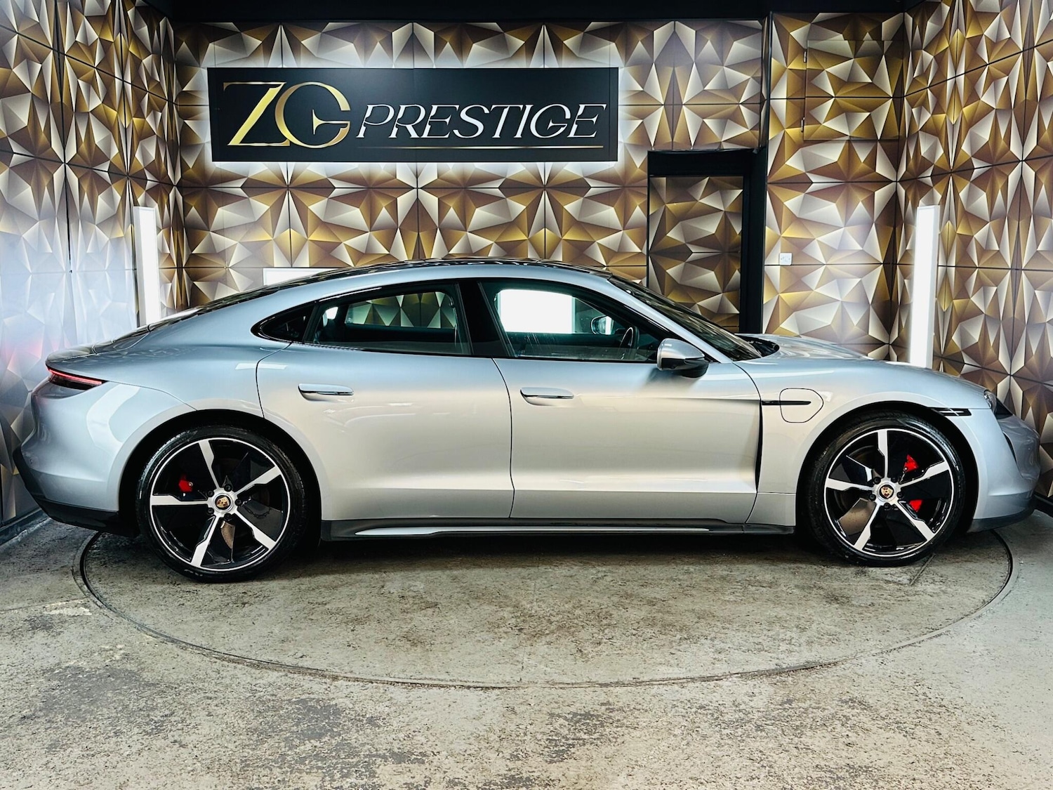 Used Porsche Taycan 2021 for sale - 76964858: Photo 9