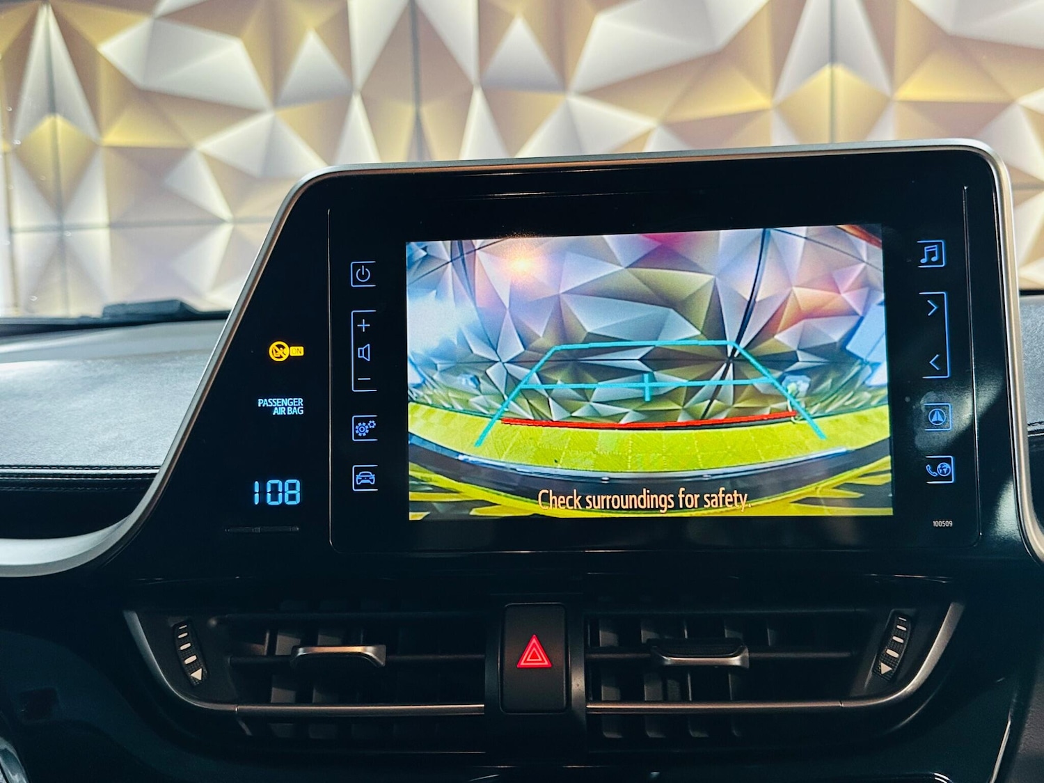 Used Toyota C-HR 2019 for sale - 78101019: Photo 4