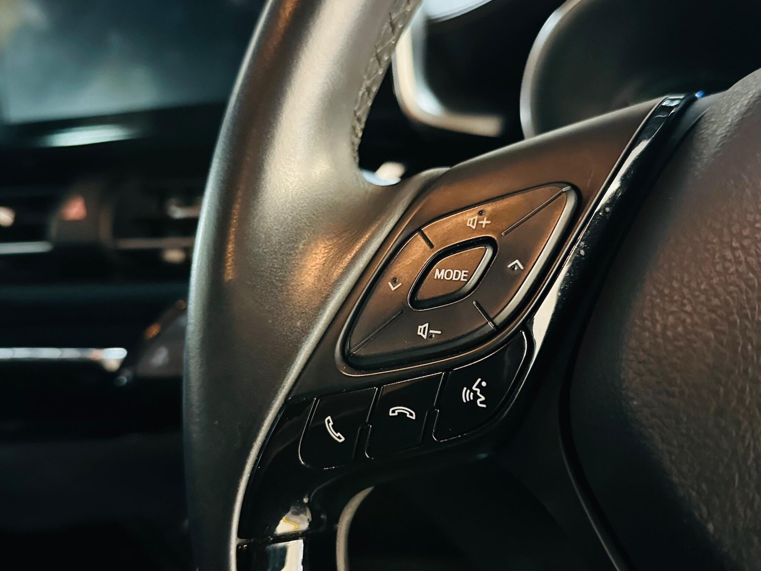 Used Toyota C-HR 2019 for sale - 78101019: Photo 48