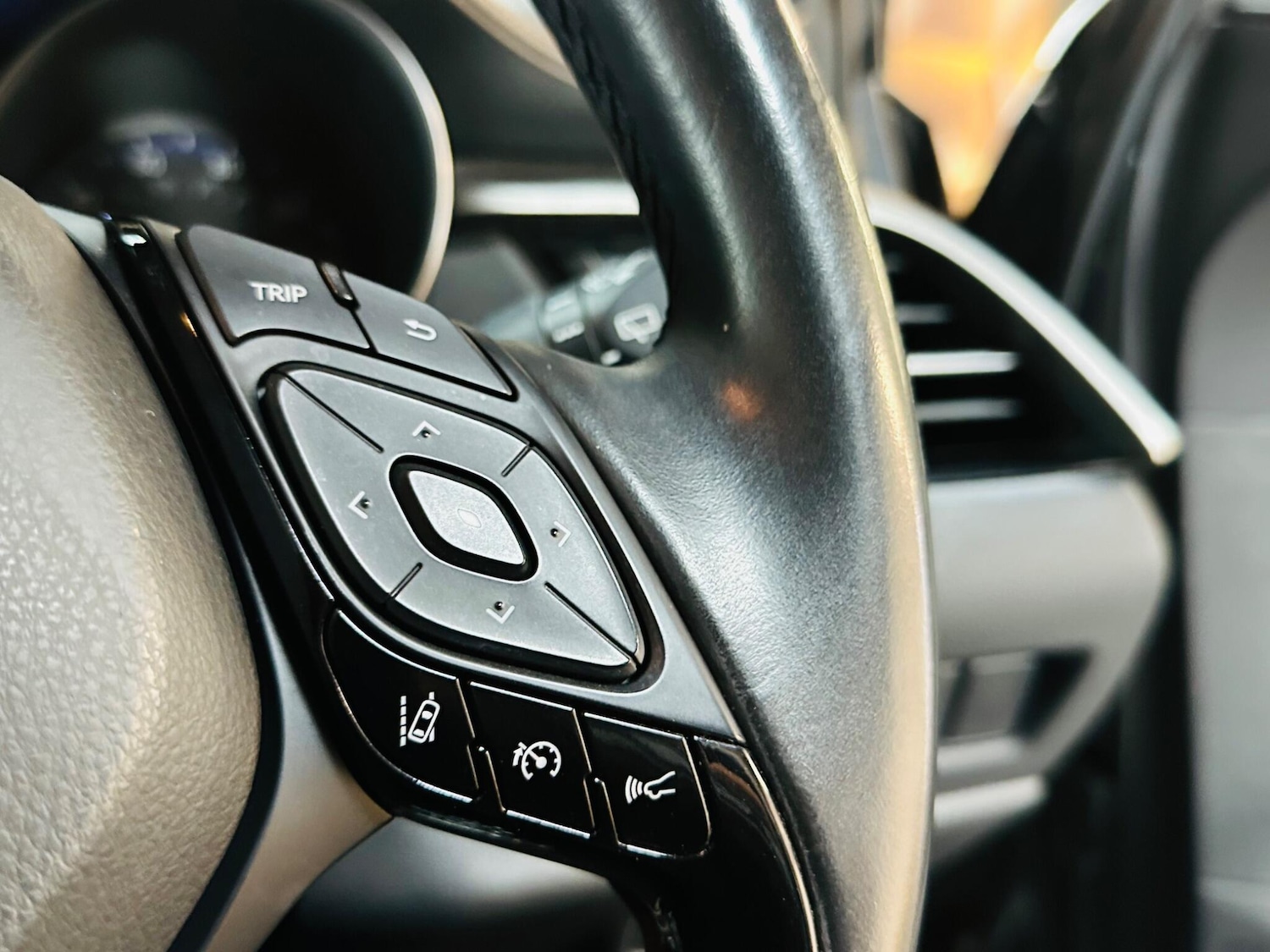 Used Toyota C-HR 2019 for sale - 78101019: Photo 49