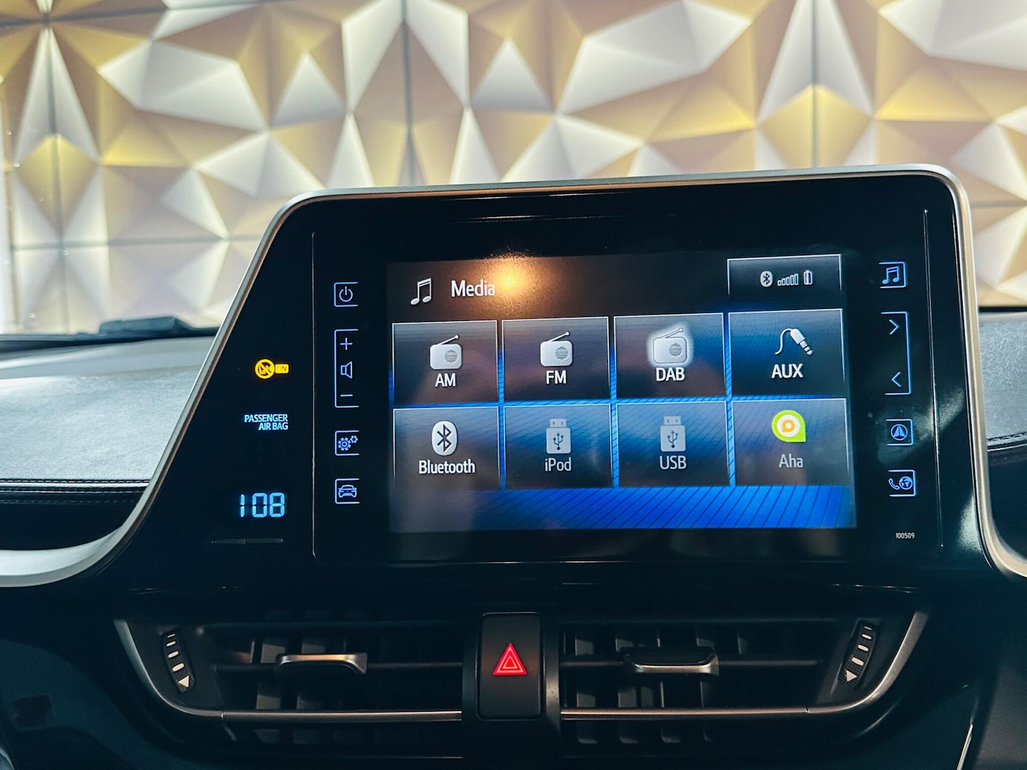 Used Toyota C-HR 2019 for sale - 78101019: Photo 54