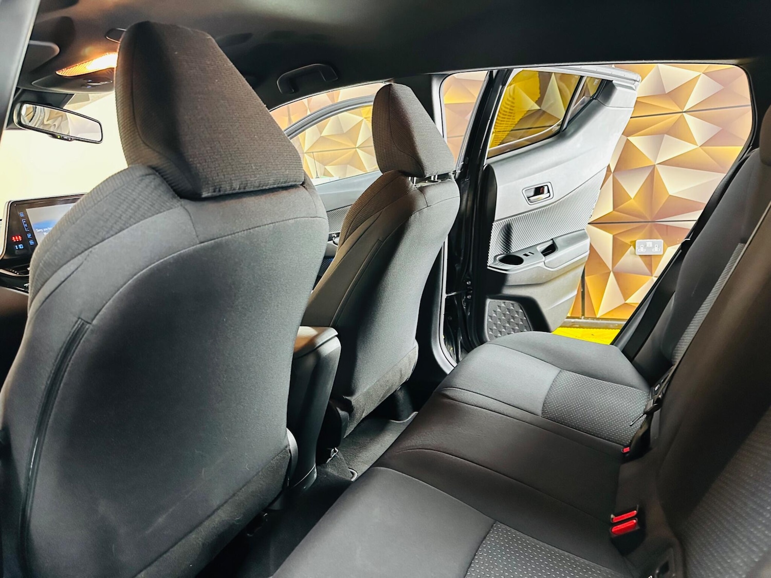 Used Toyota C-HR 2019 for sale - 78101019: Photo 57