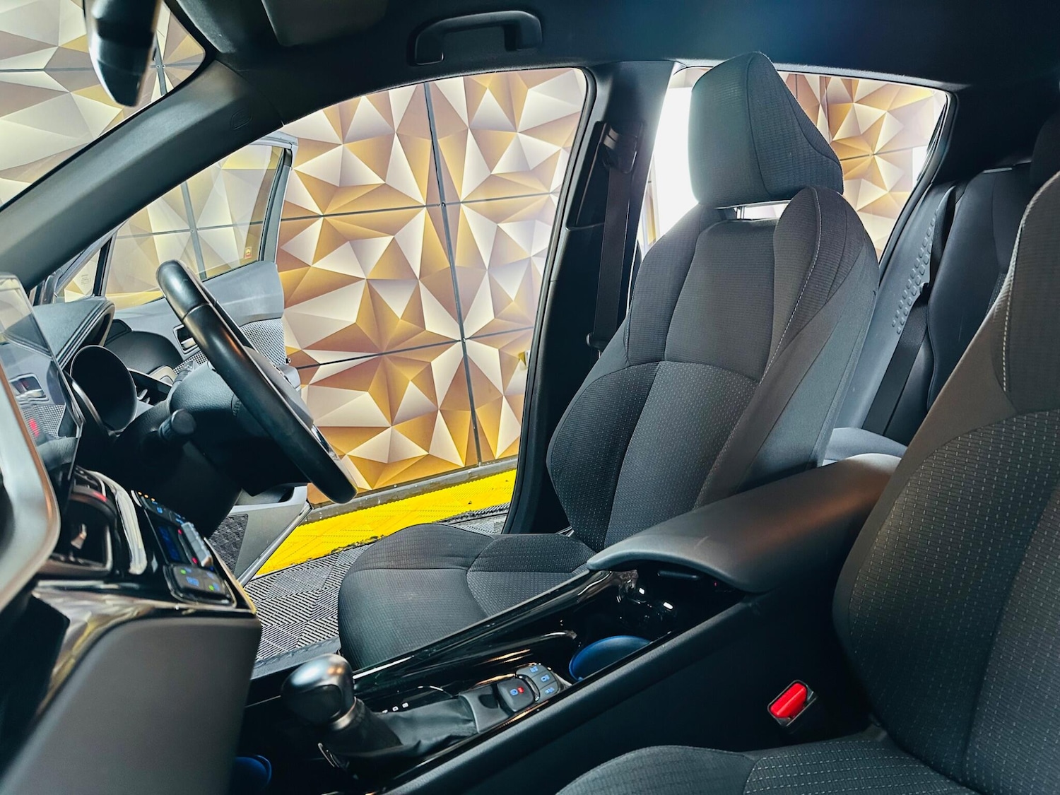 Used Toyota C-HR 2019 for sale - 78101019: Photo 6