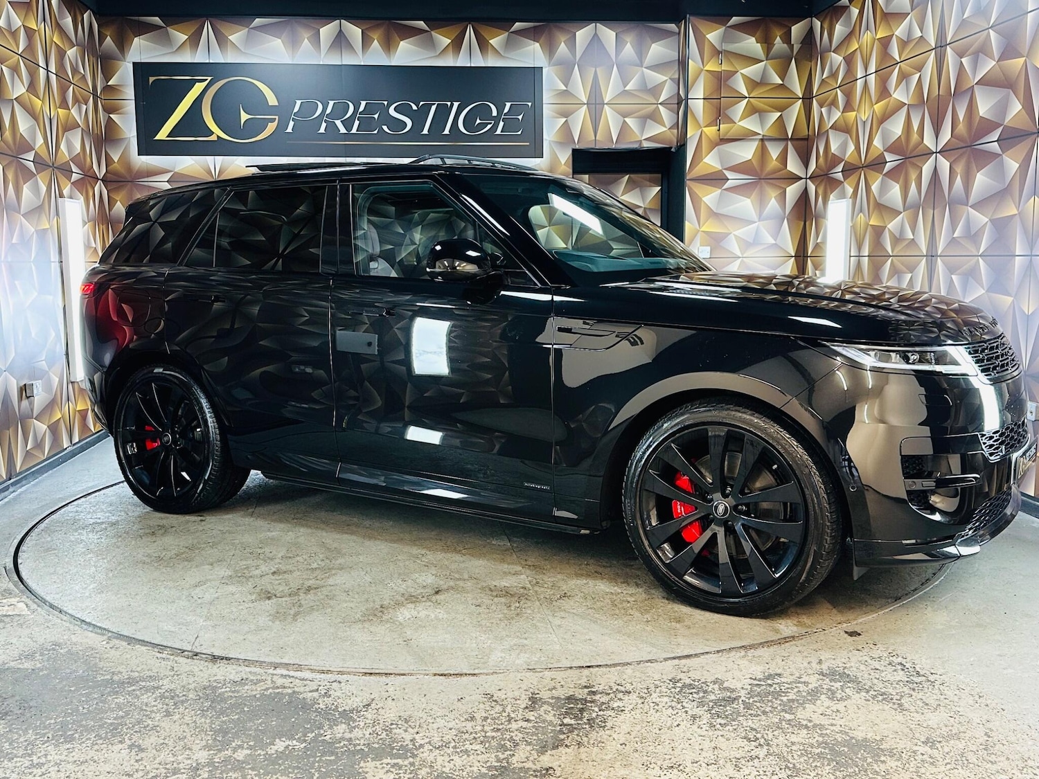 Used Land Rover Range Rover Sport 2024 for sale - 76377594: Photo 1