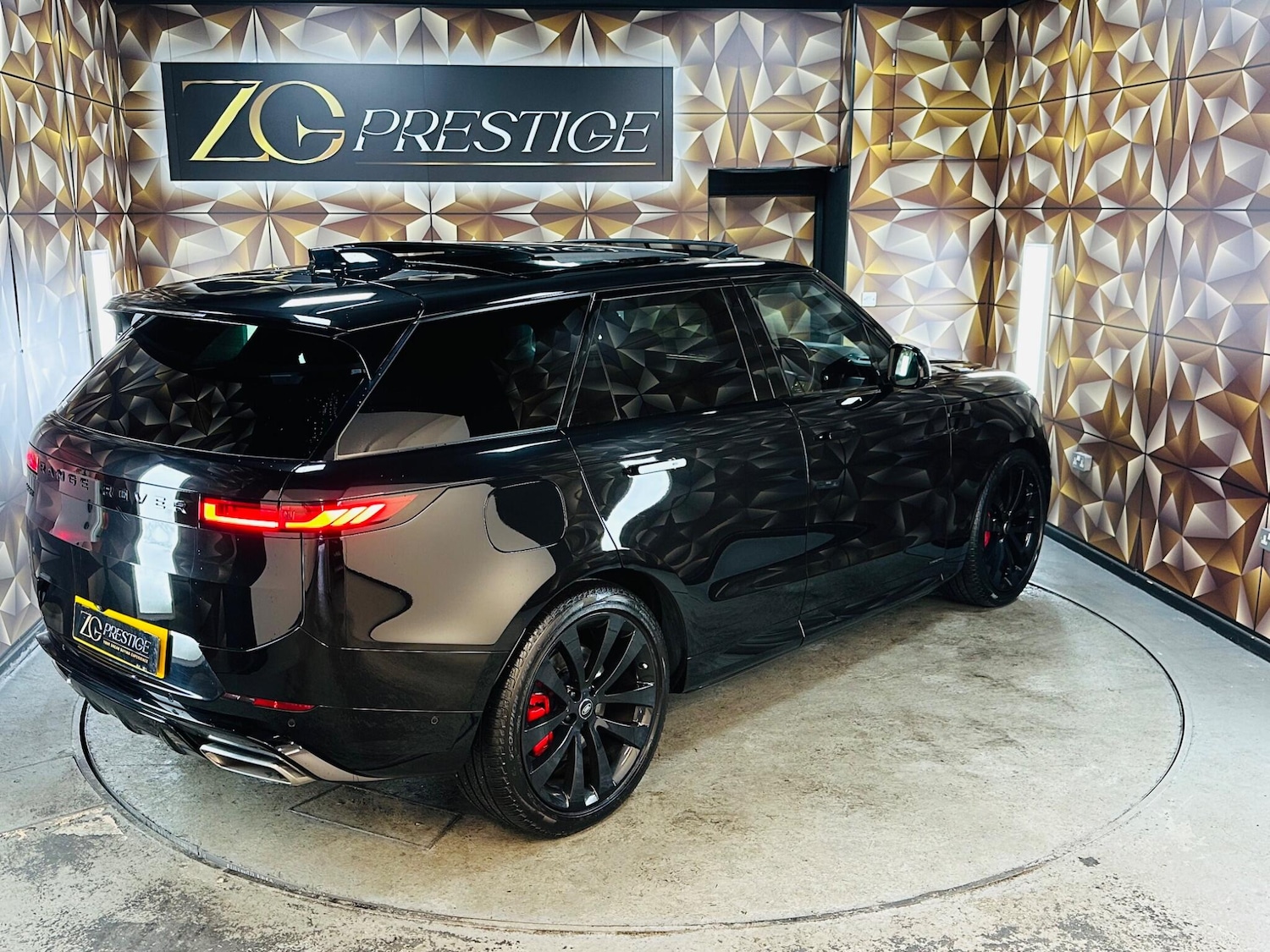 Used Land Rover Range Rover Sport 2024 for sale - 76377594: Photo 7