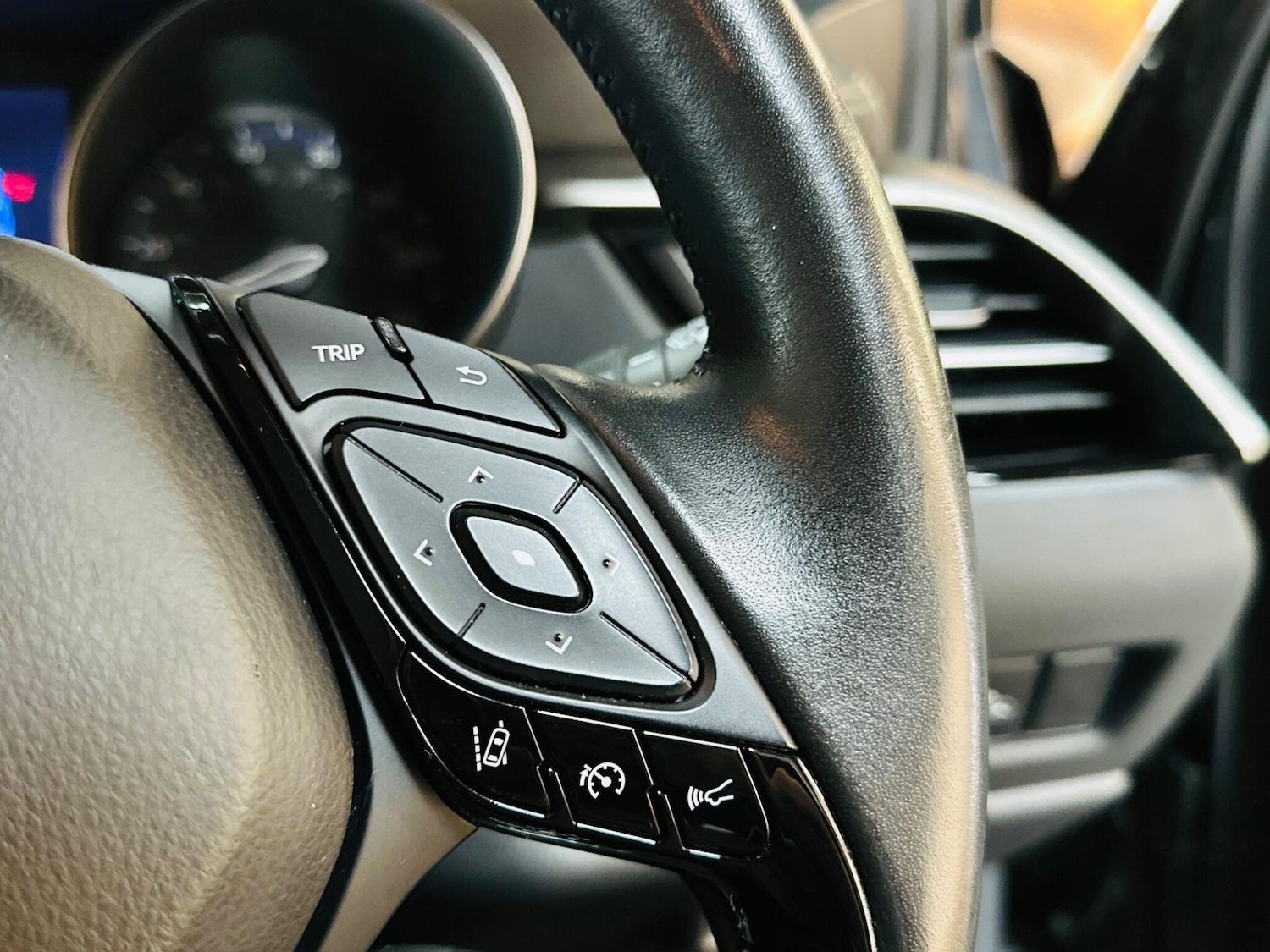 Used Toyota C-HR for sale - 77754150: Photo 51