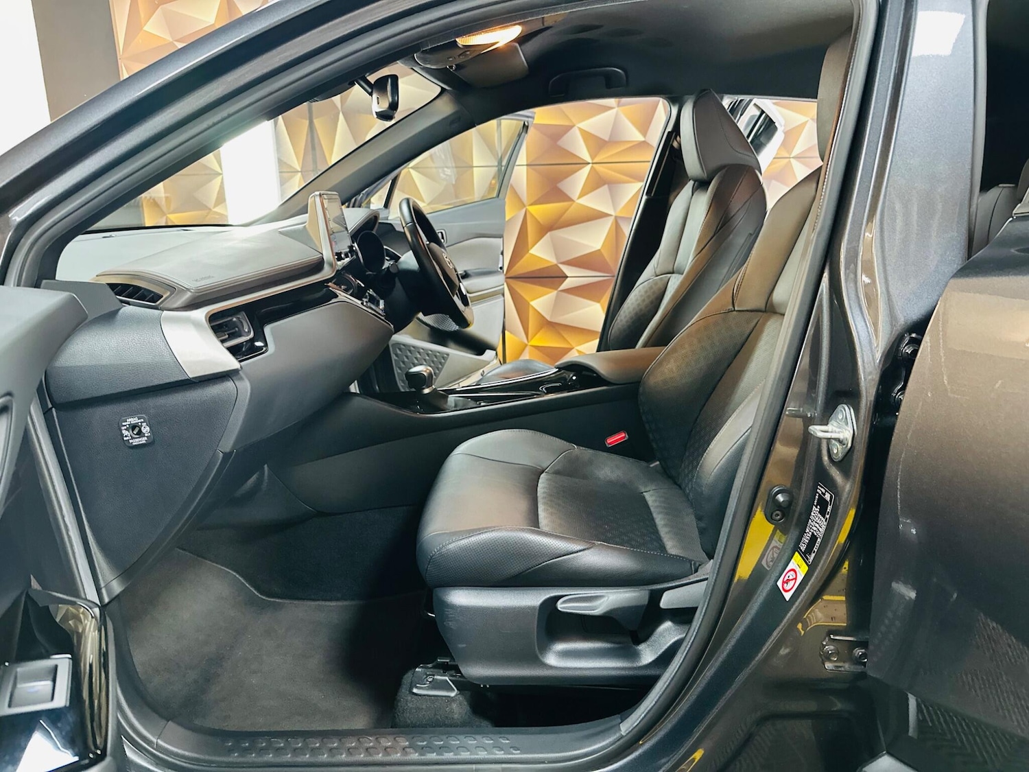 Used Toyota C-HR for sale - 77754150: Photo 62