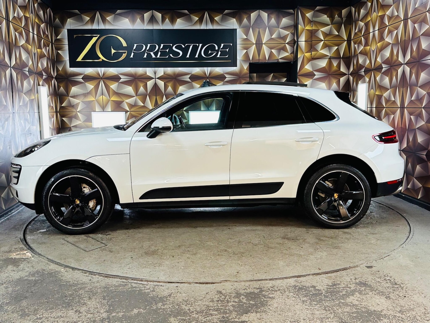 Used Porsche Macan 2015 for sale - 76702381: Photo 11