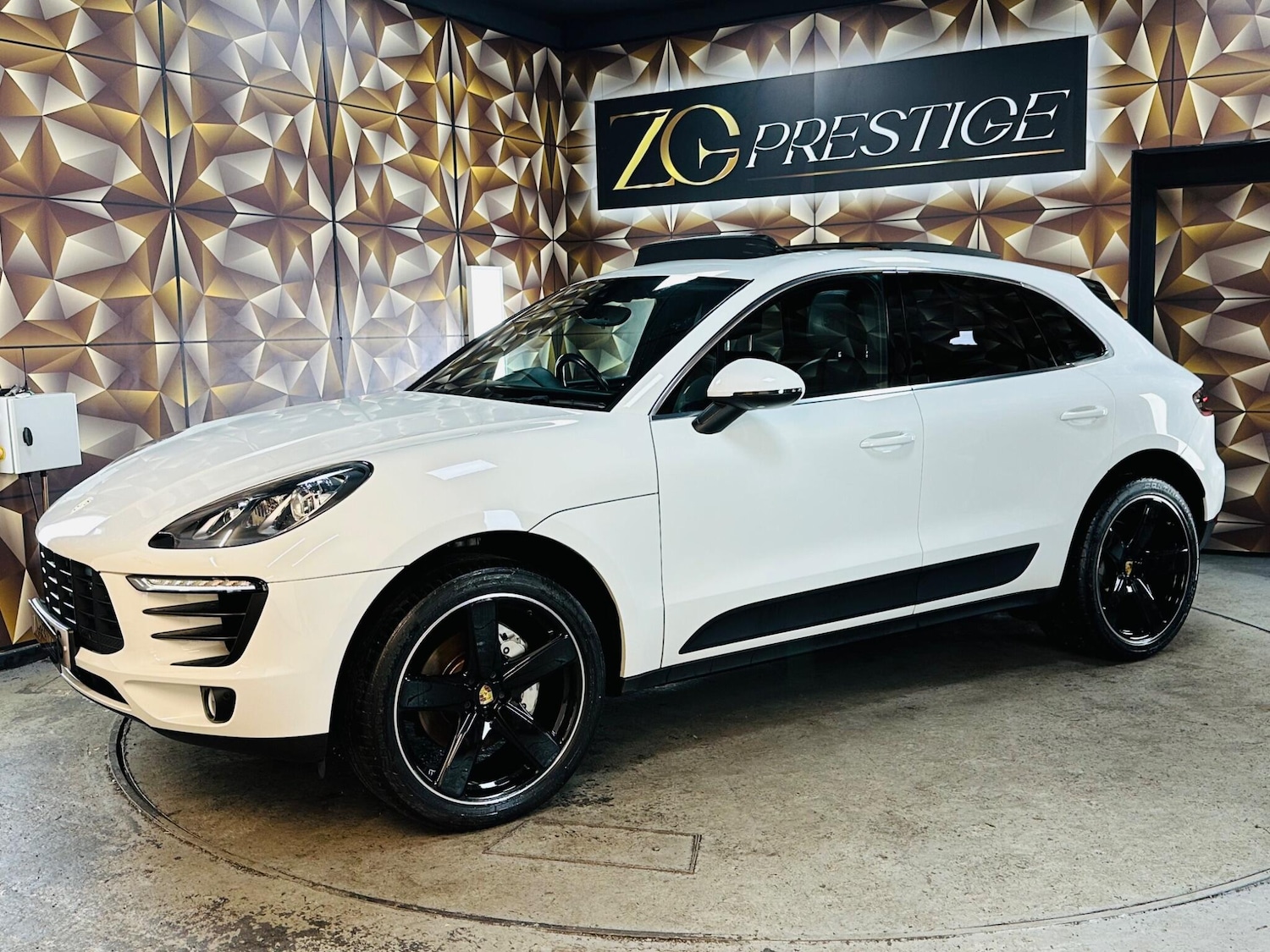 Used Porsche Macan 2015 for sale - 76702381: Photo 15
