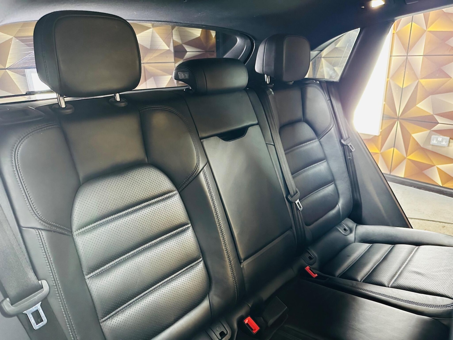 Used Porsche Macan 2015 for sale - 76702381: Photo 18