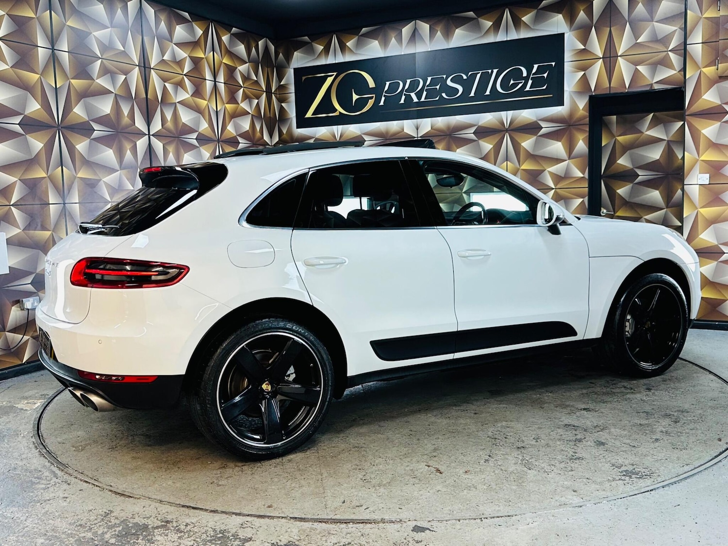 Used Porsche Macan 2015 for sale - 76702381: Photo 21