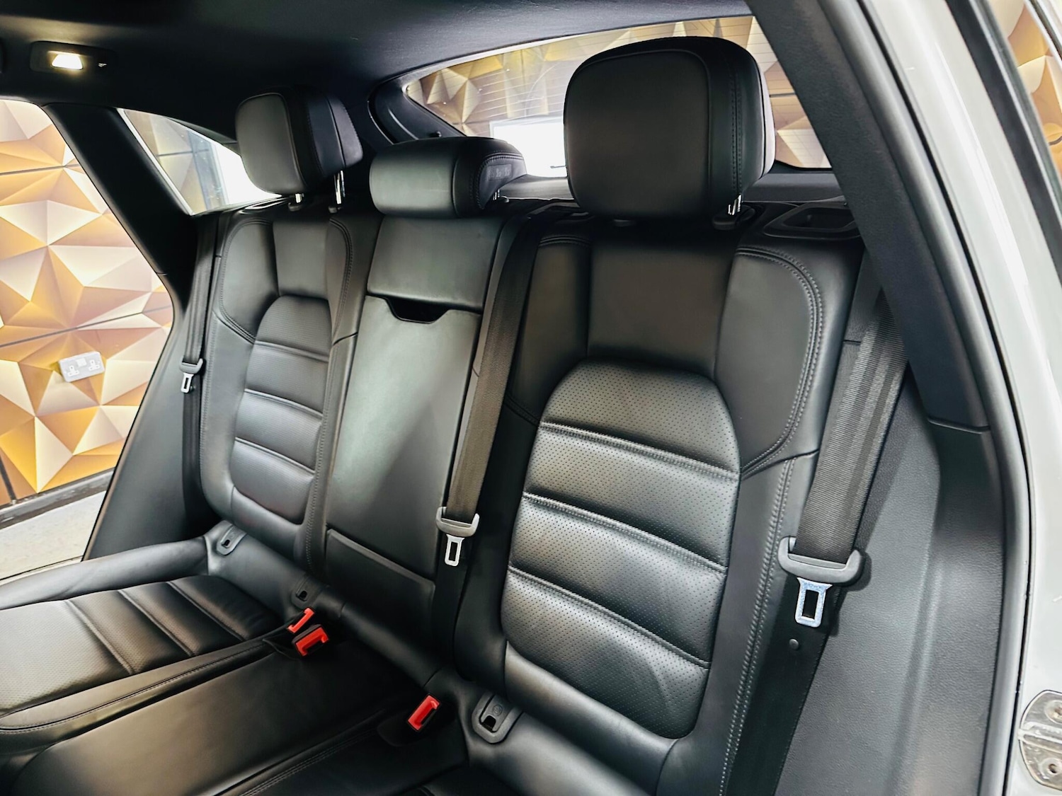 Used Porsche Macan 2015 for sale - 76702381: Photo 22