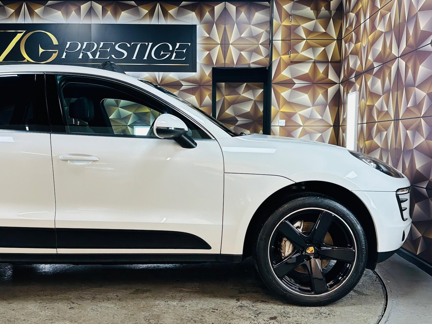 Used Porsche Macan 2015 for sale - 76702381: Photo 39
