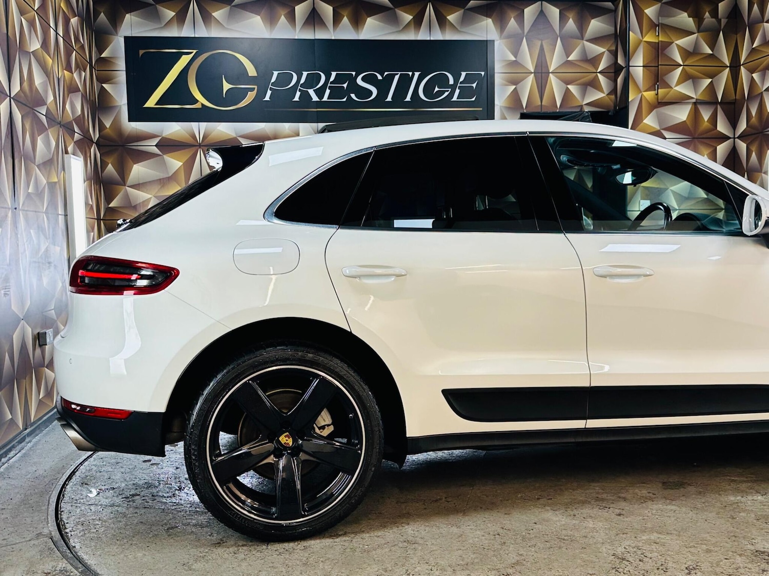 Used Porsche Macan 2015 for sale - 76702381: Photo 45