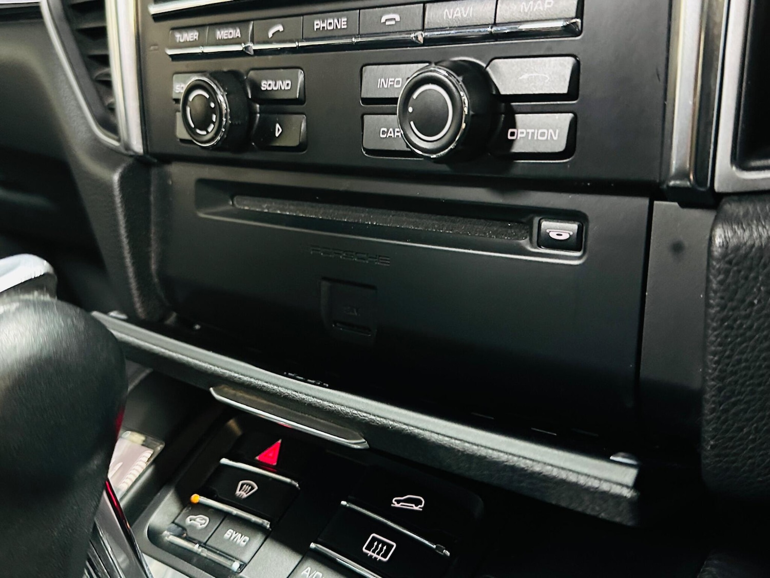 Used Porsche Macan 2015 for sale - 76702381: Photo 61