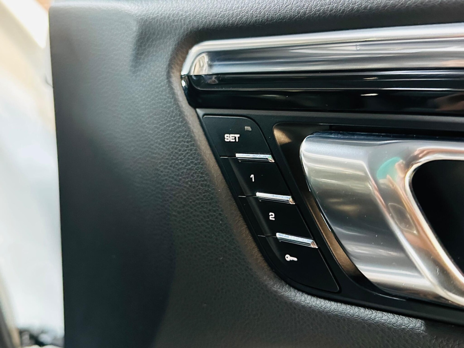 Used Porsche Macan 2015 for sale - 76702381: Photo 65