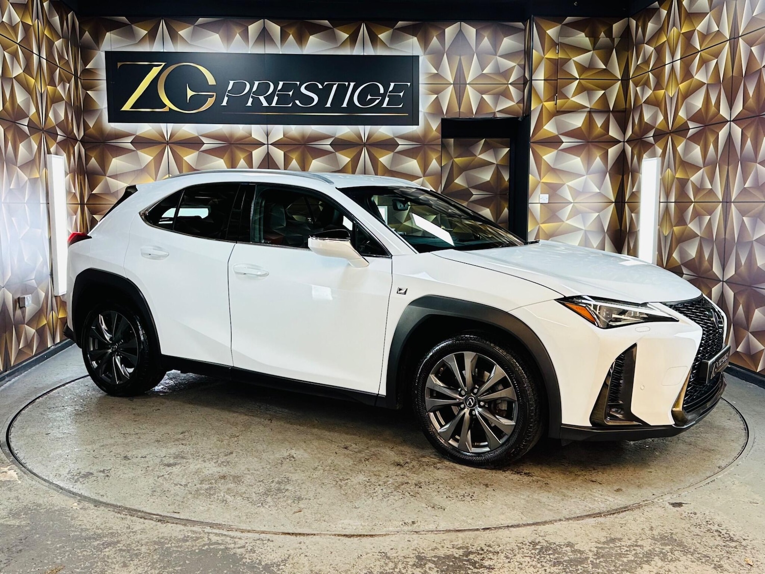 Used Lexus UX 2019 for sale - 76597456: Photo 1