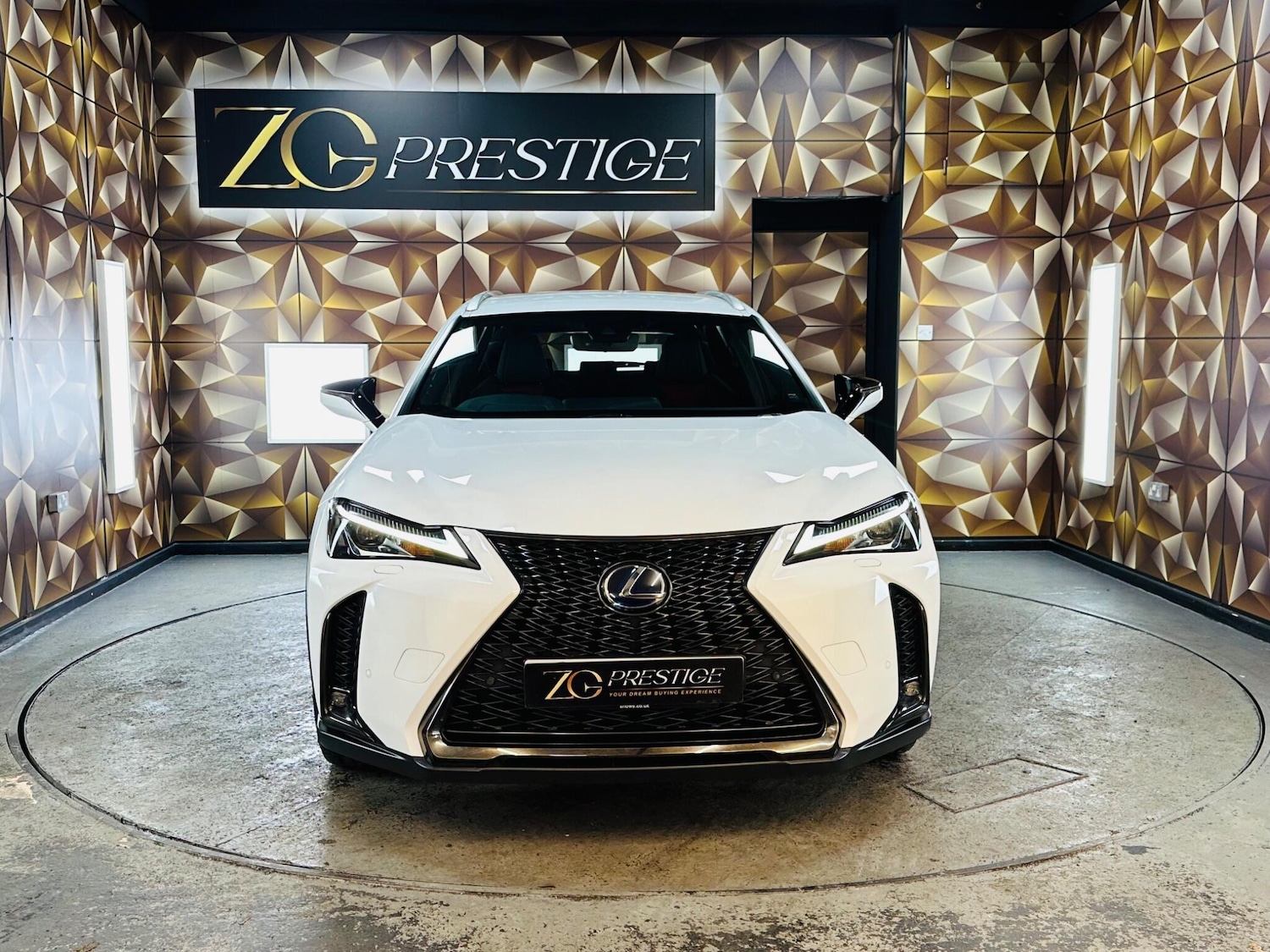 Used Lexus UX 2019 for sale - 76597456: Photo 3