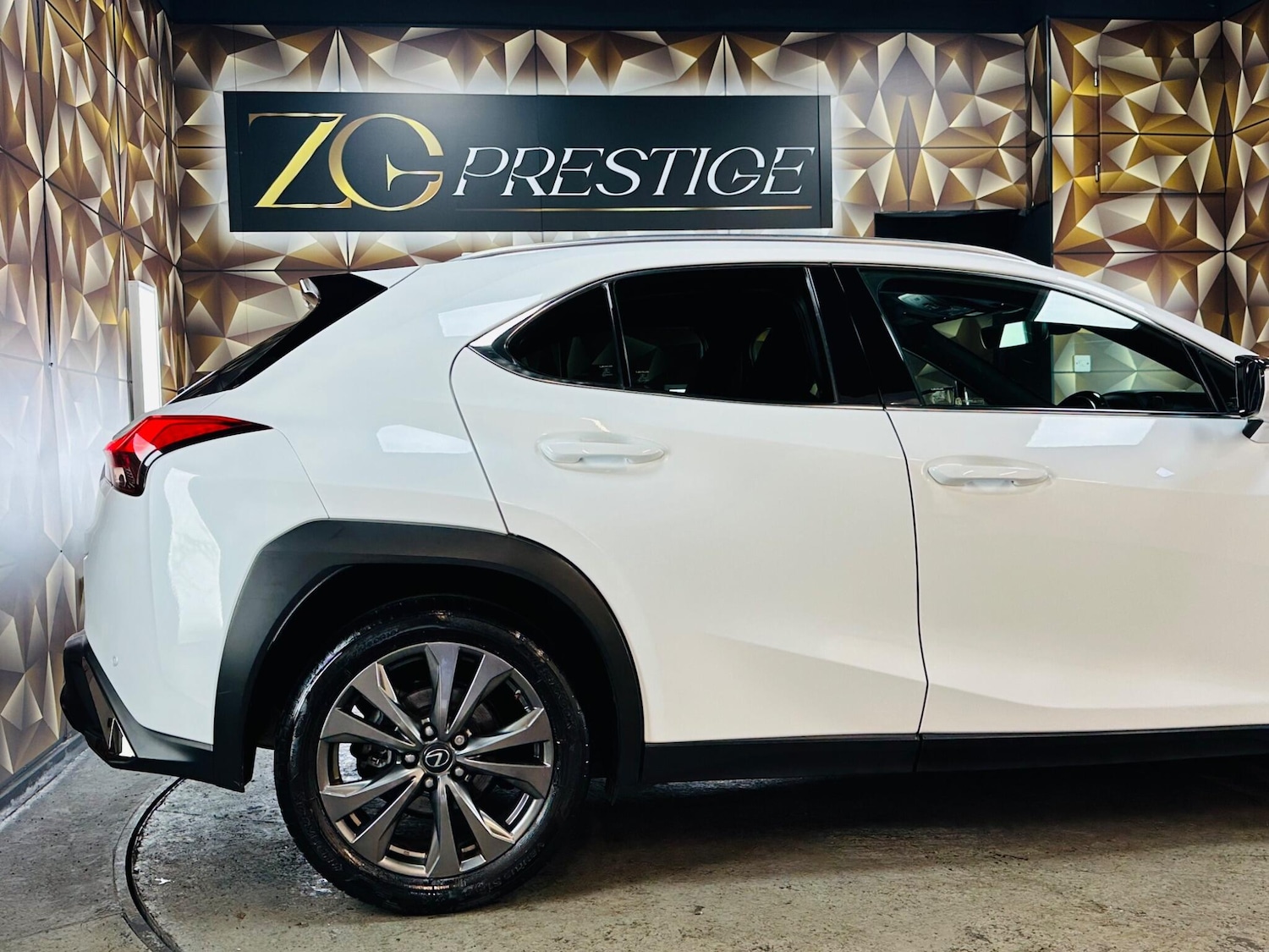 Used Lexus UX 2019 for sale - 76597456: Photo 42