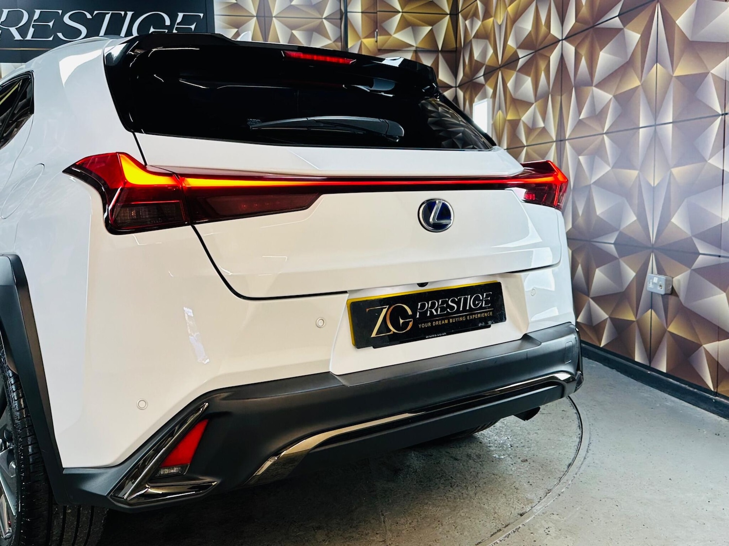 Used Lexus UX 2019 for sale - 76597456: Photo 43